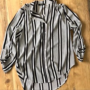 New Look Maternity Shirt. Size: 6